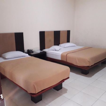 Surya Hotel & Resort Baturraden Extérieur photo
