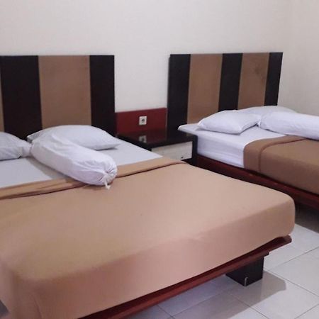 Surya Hotel & Resort Baturraden Extérieur photo