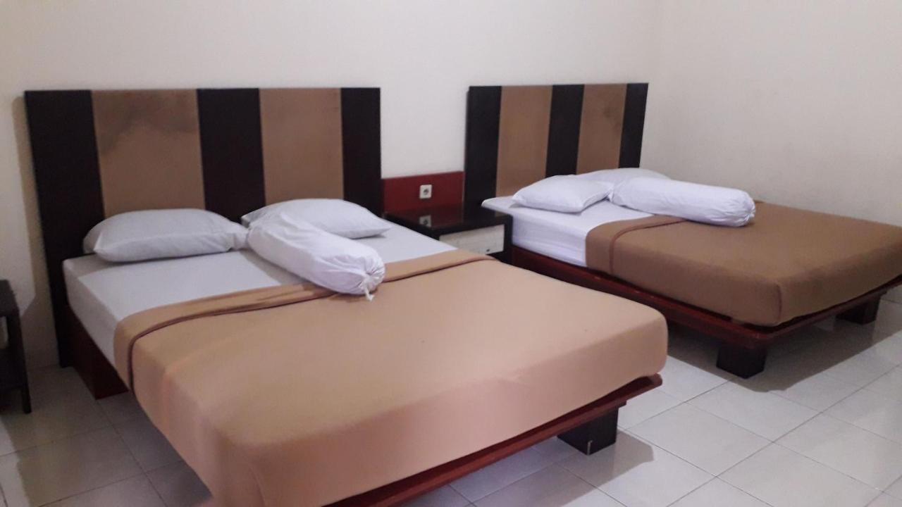 Surya Hotel & Resort Baturraden Extérieur photo